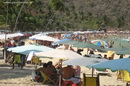 Зонтики и лежаки на Карибском море
