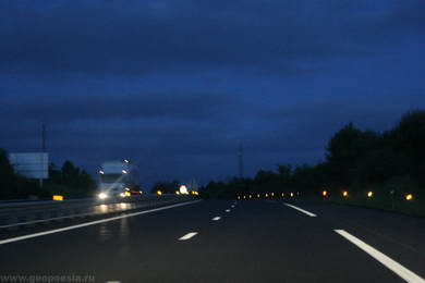 Ночная дорога, Франция