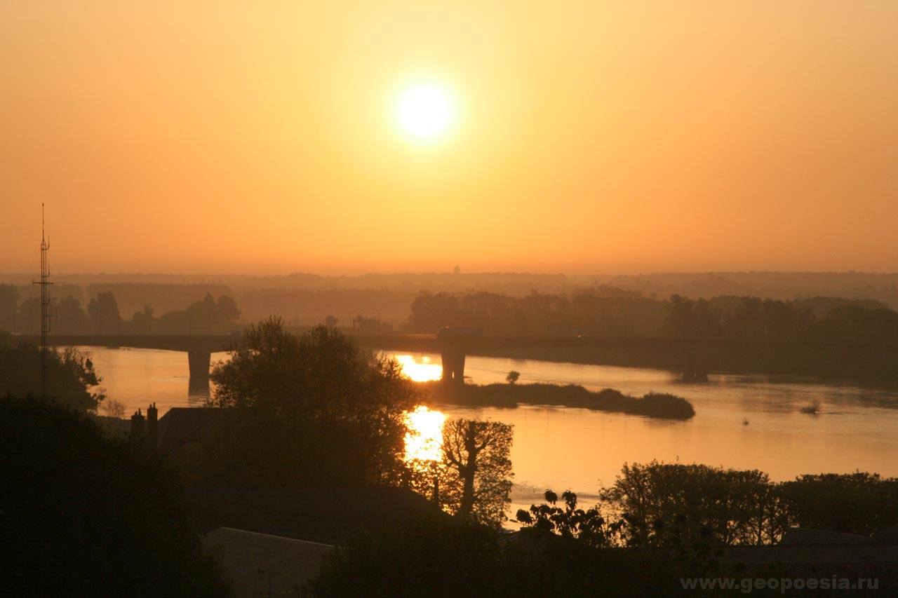 Фото восхода над Луарой